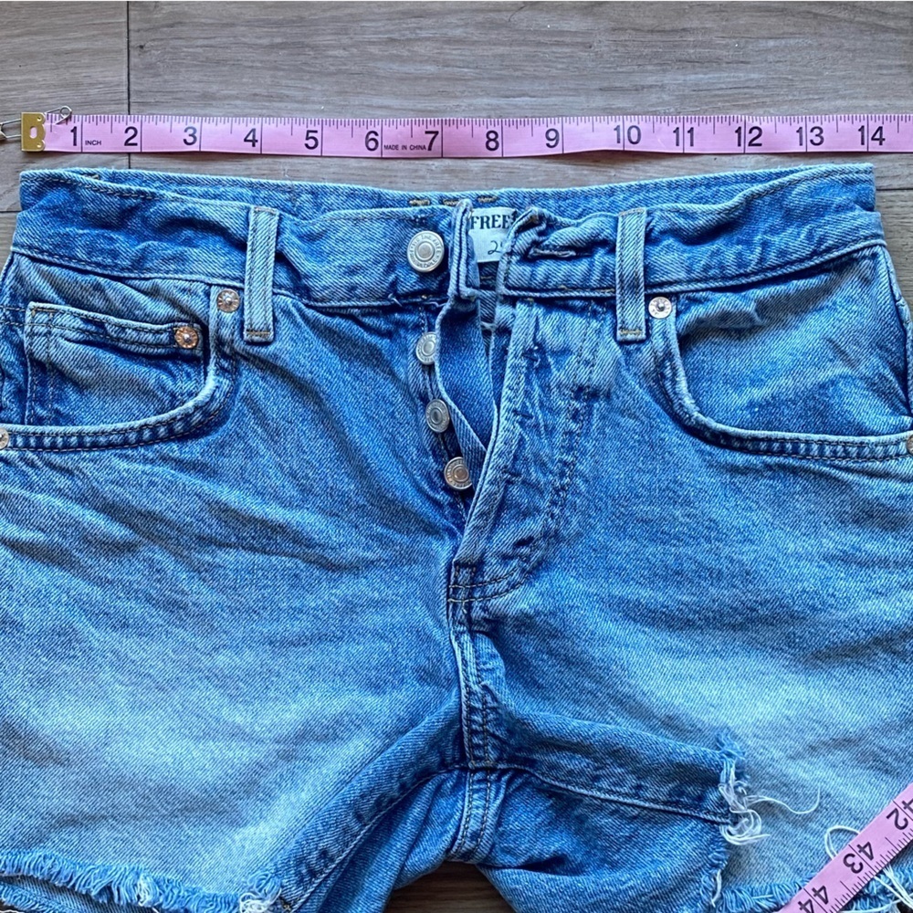 We The Free Ivy Mid Rise Short - Picture 9 of 10